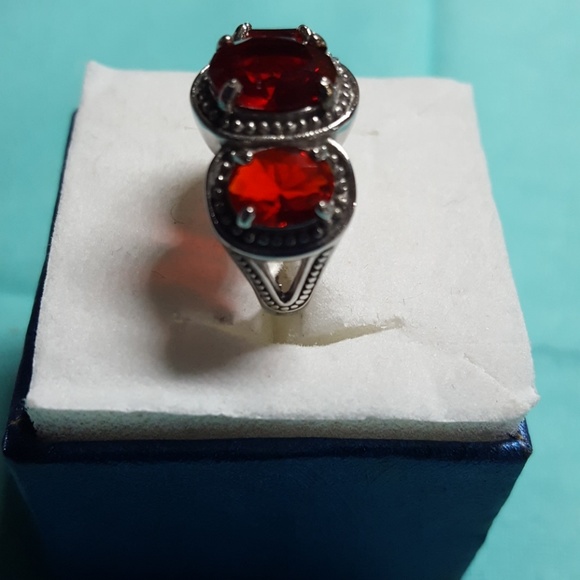 Red Diamond Ring - Picture 3 of 8